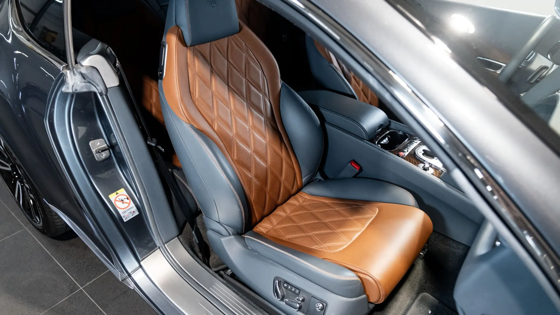 Bentley Continental — photo 23