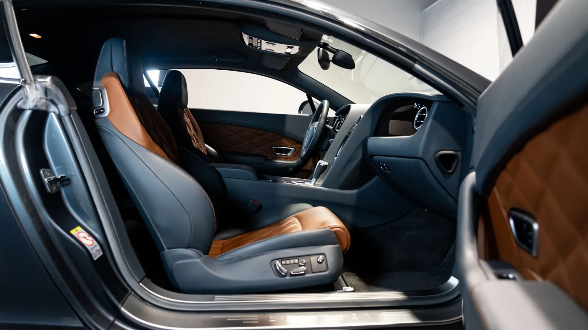 Bentley Continental — photo 24