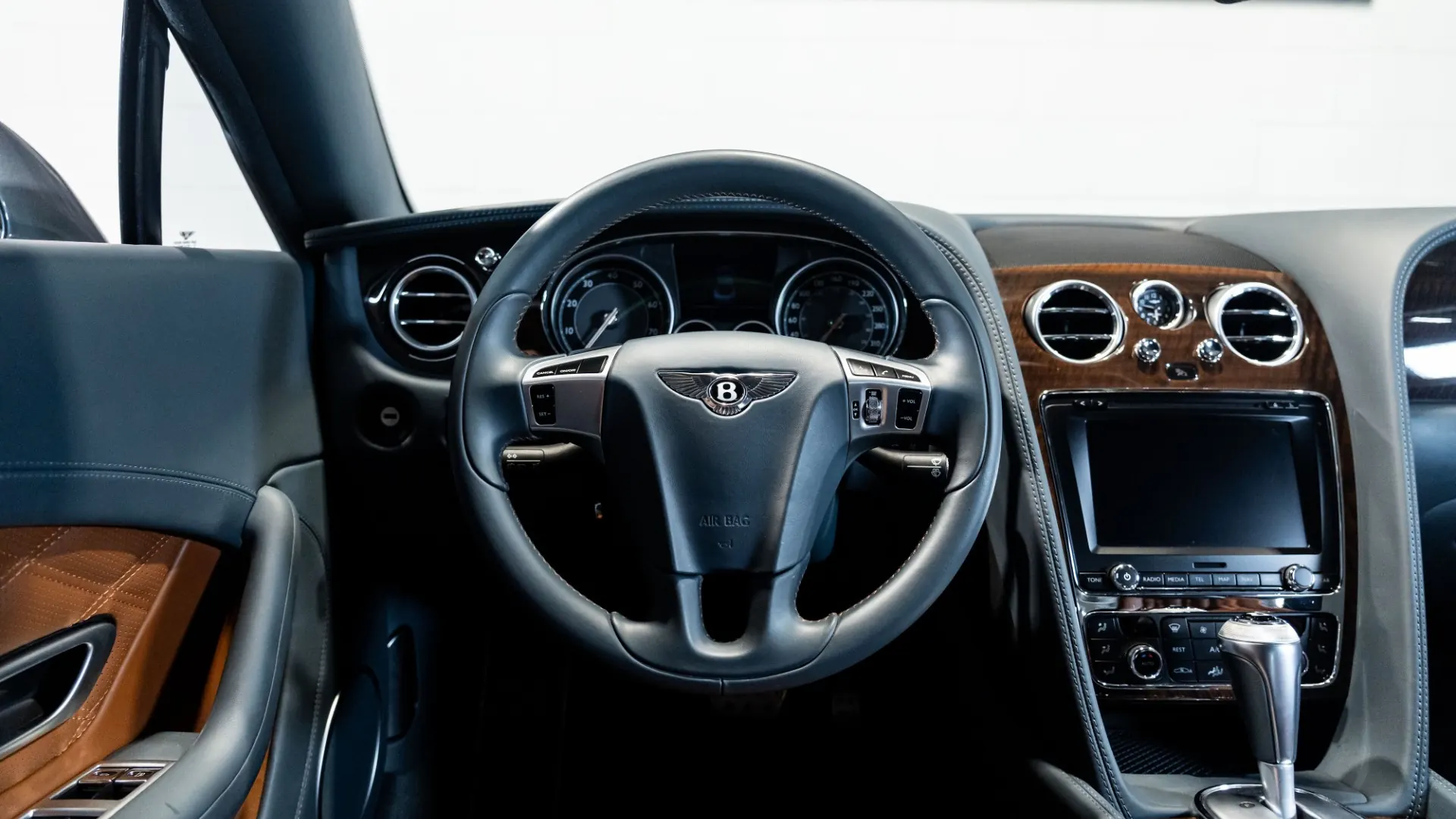 Bentley Continental — photo 14