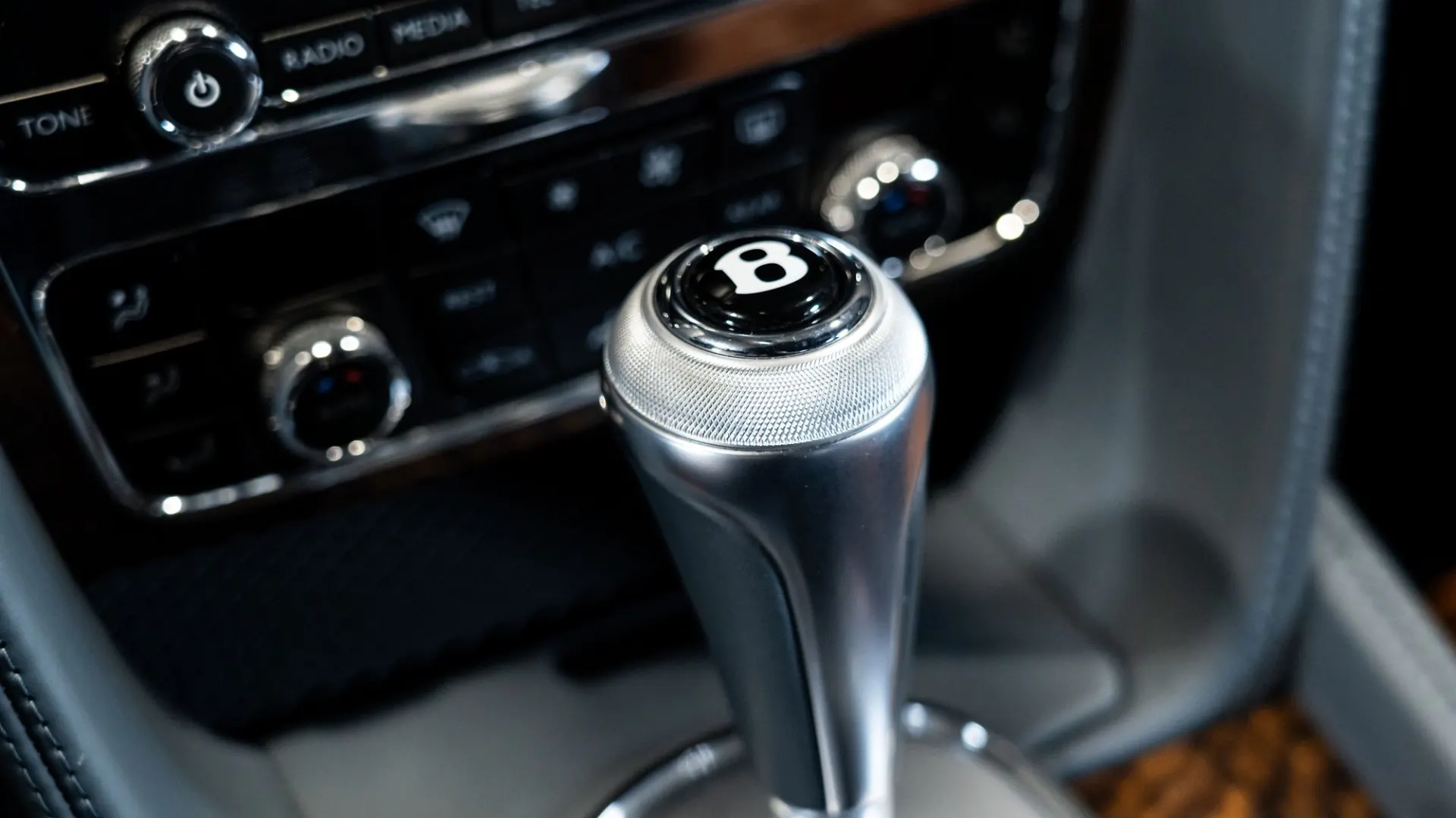 Bentley Continental — photo 22