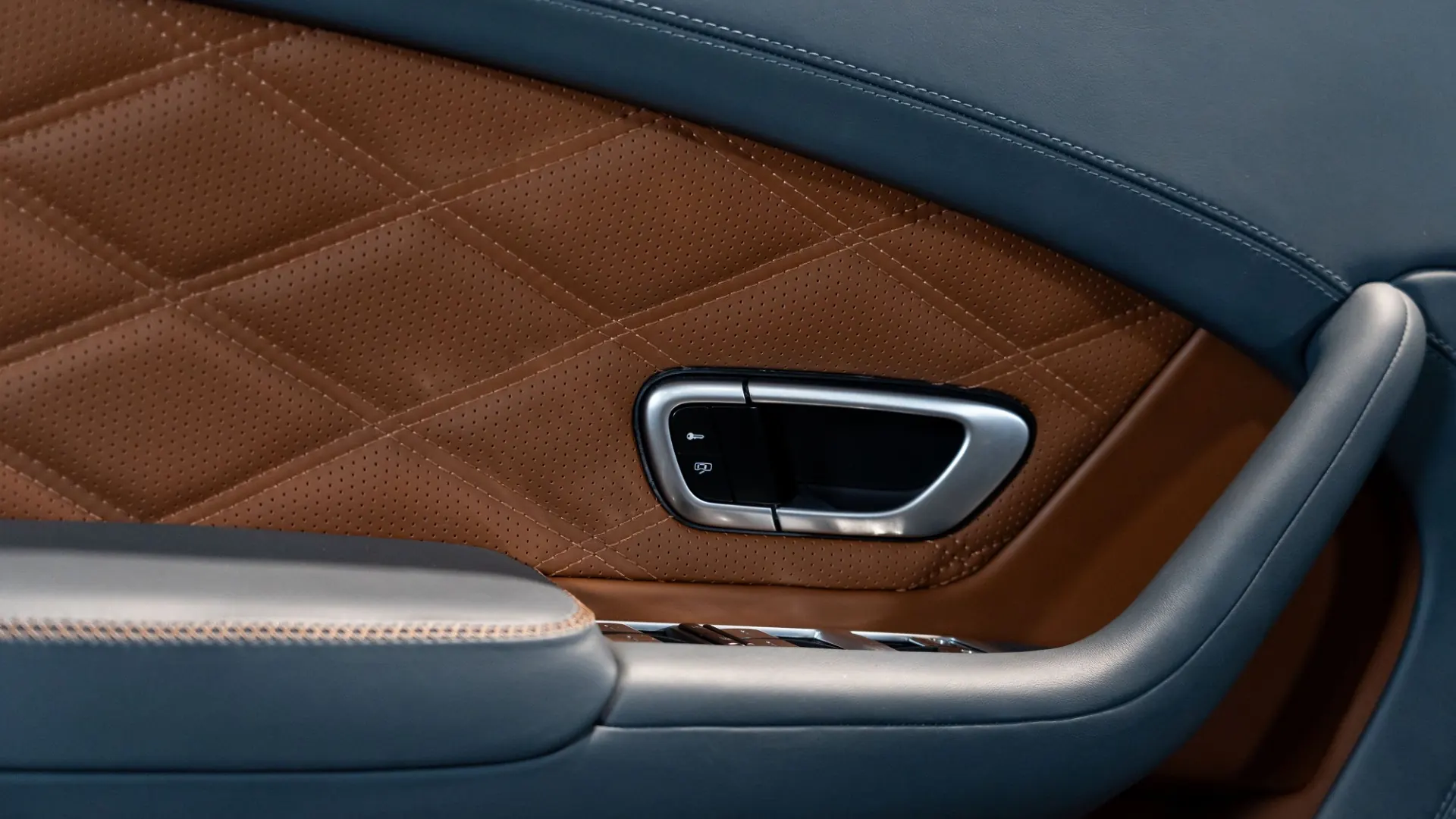 Bentley Continental — photo 8