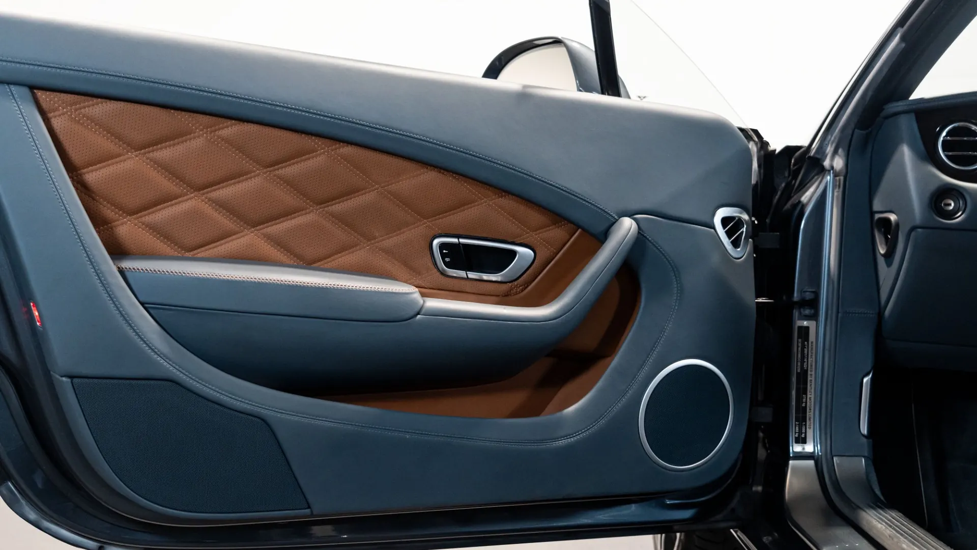 Bentley Continental — photo 7