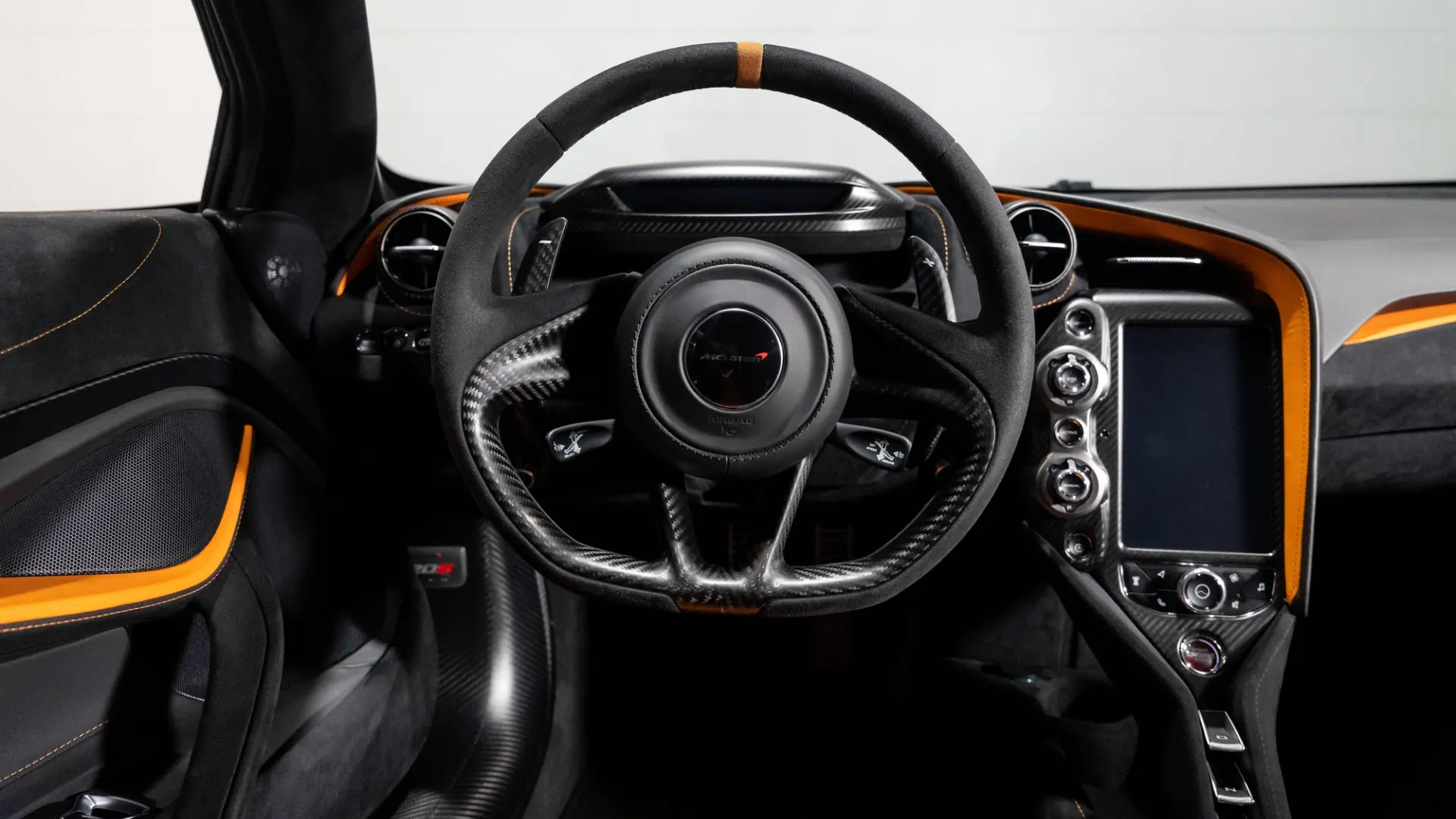 Mclaren 720 — photo 24