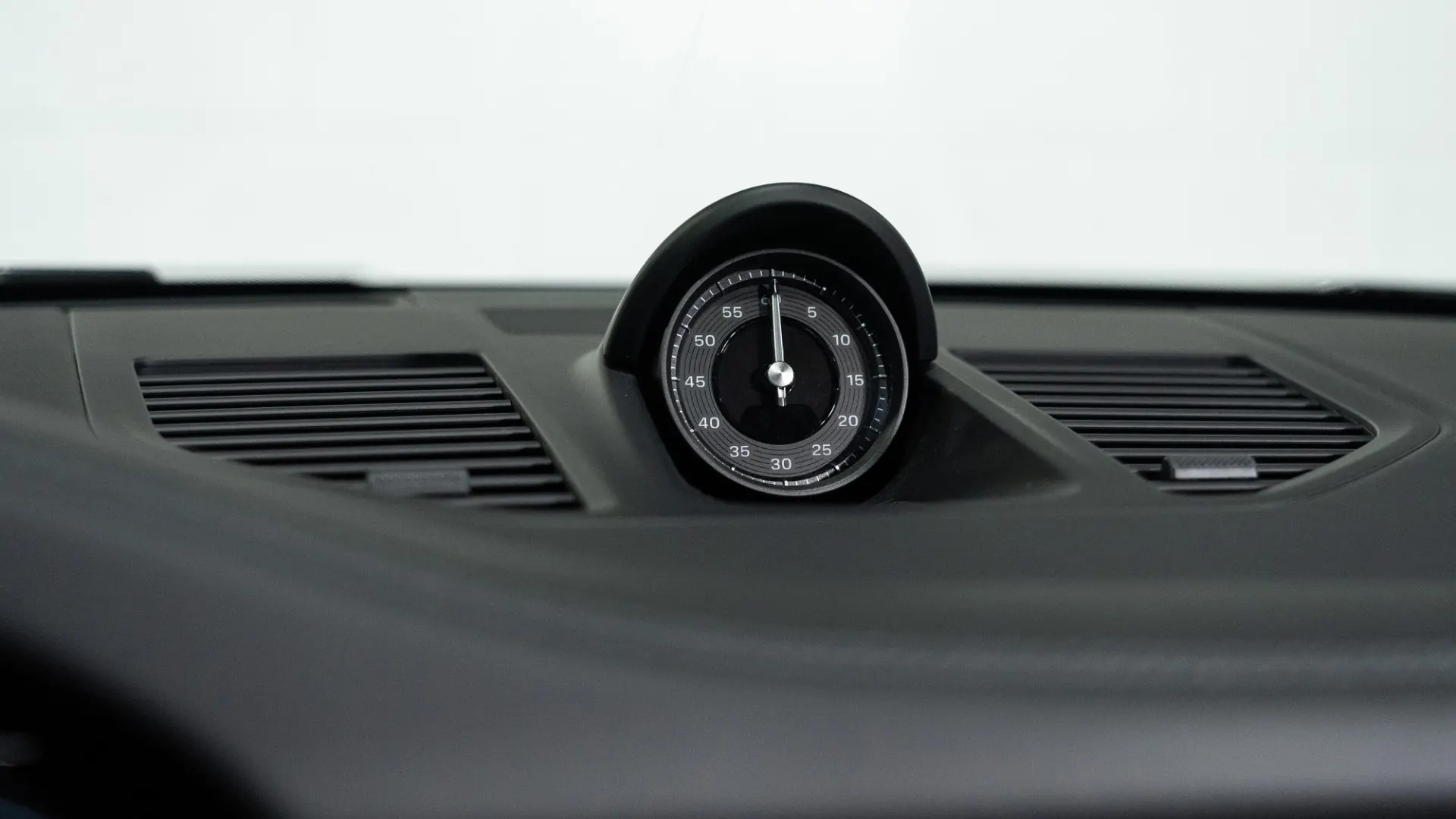 Porsche 911 — photo 17