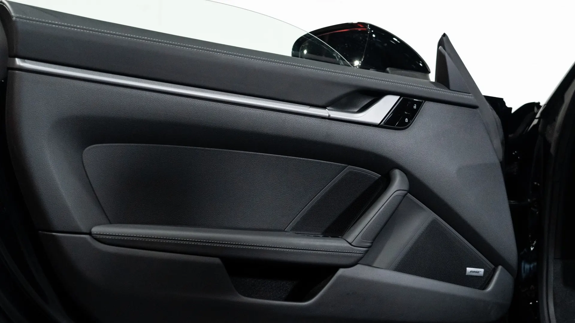 Porsche 911 — photo 25