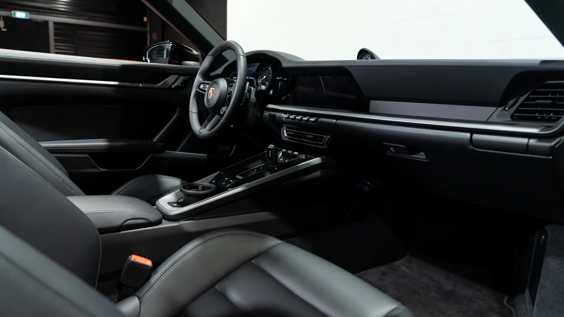 Porsche 911 — photo 13
