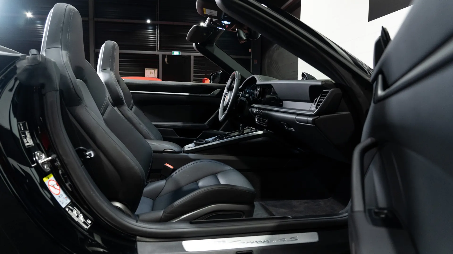 Porsche 911 — photo 9