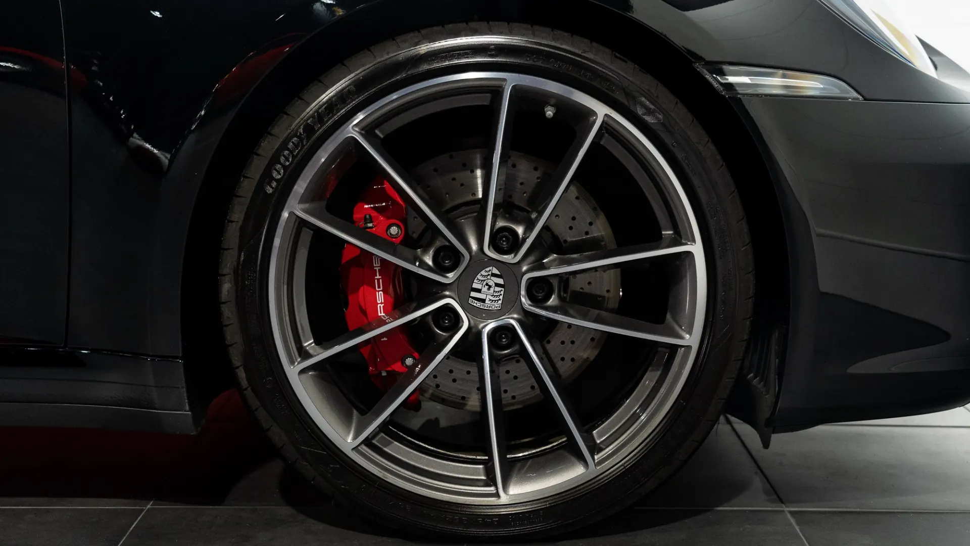 Porsche 911 — photo 7