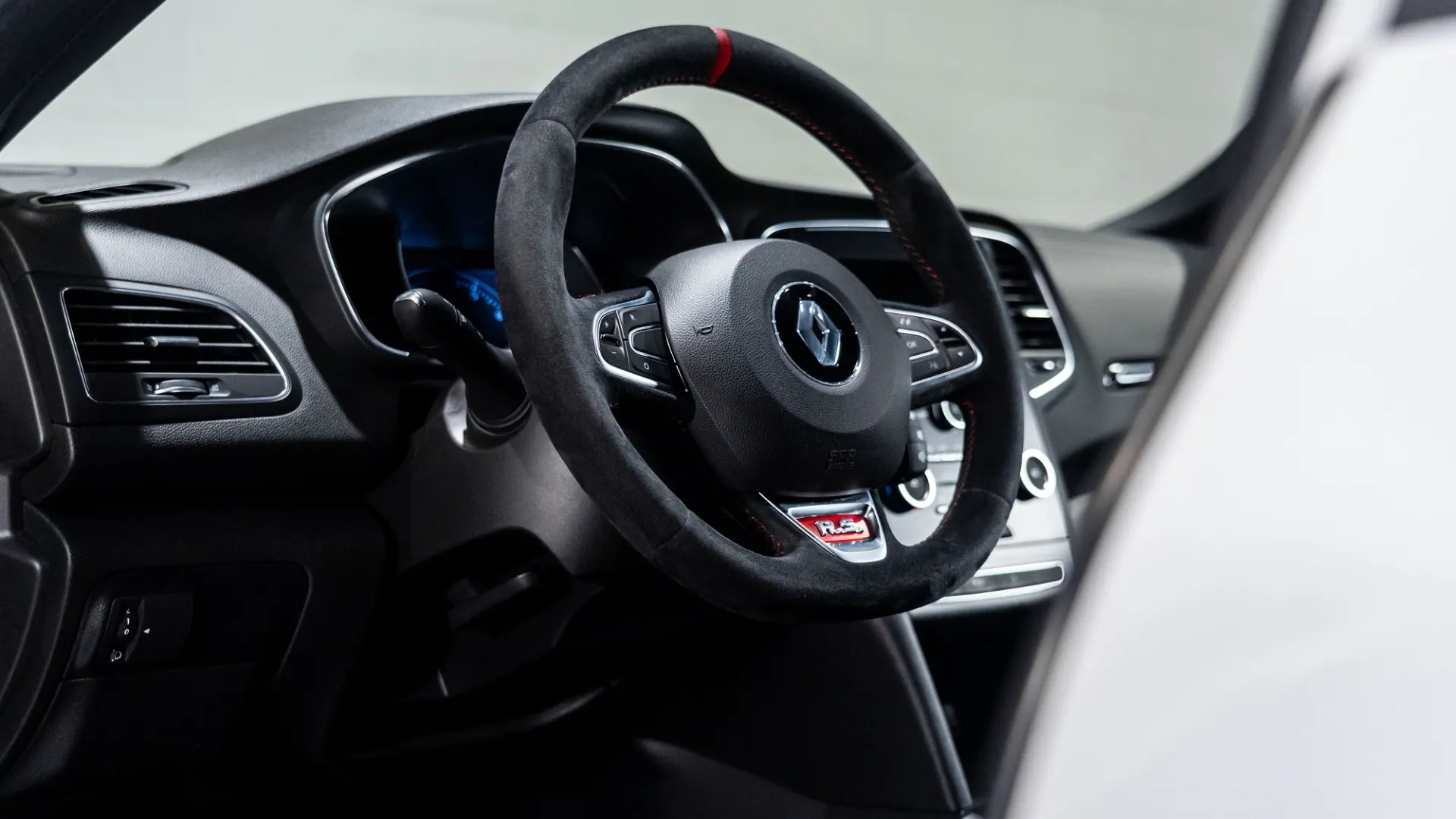 Renault Megane — photo 19