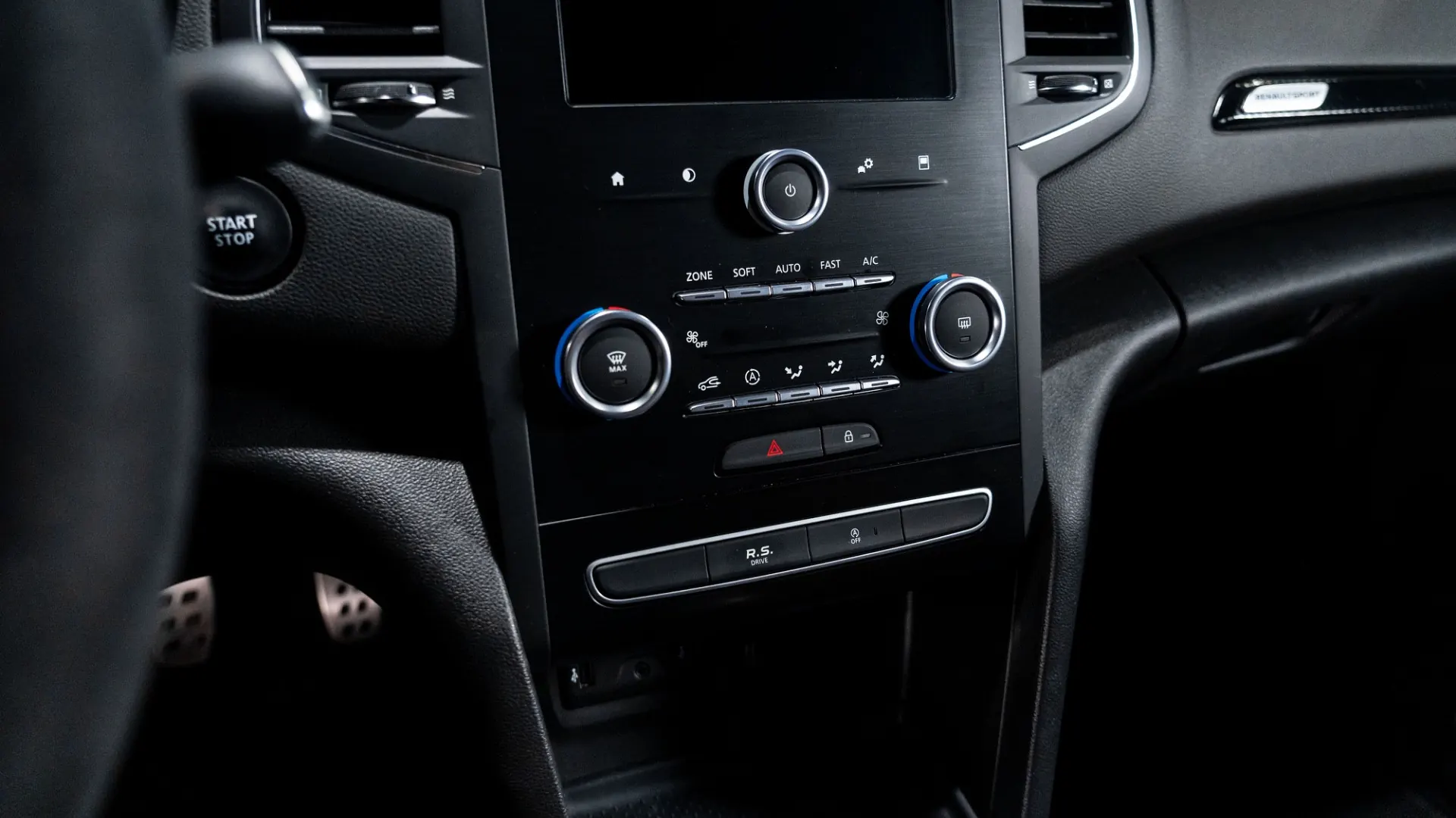 Renault Megane — photo 24