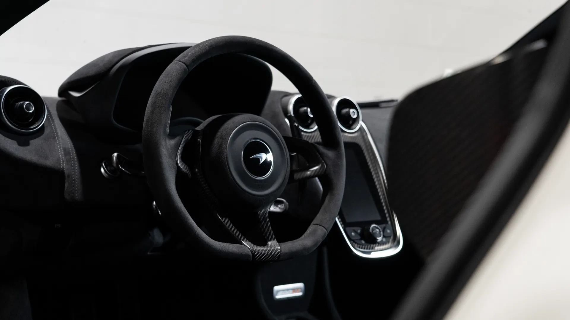 McLaren 600LT — photo 30