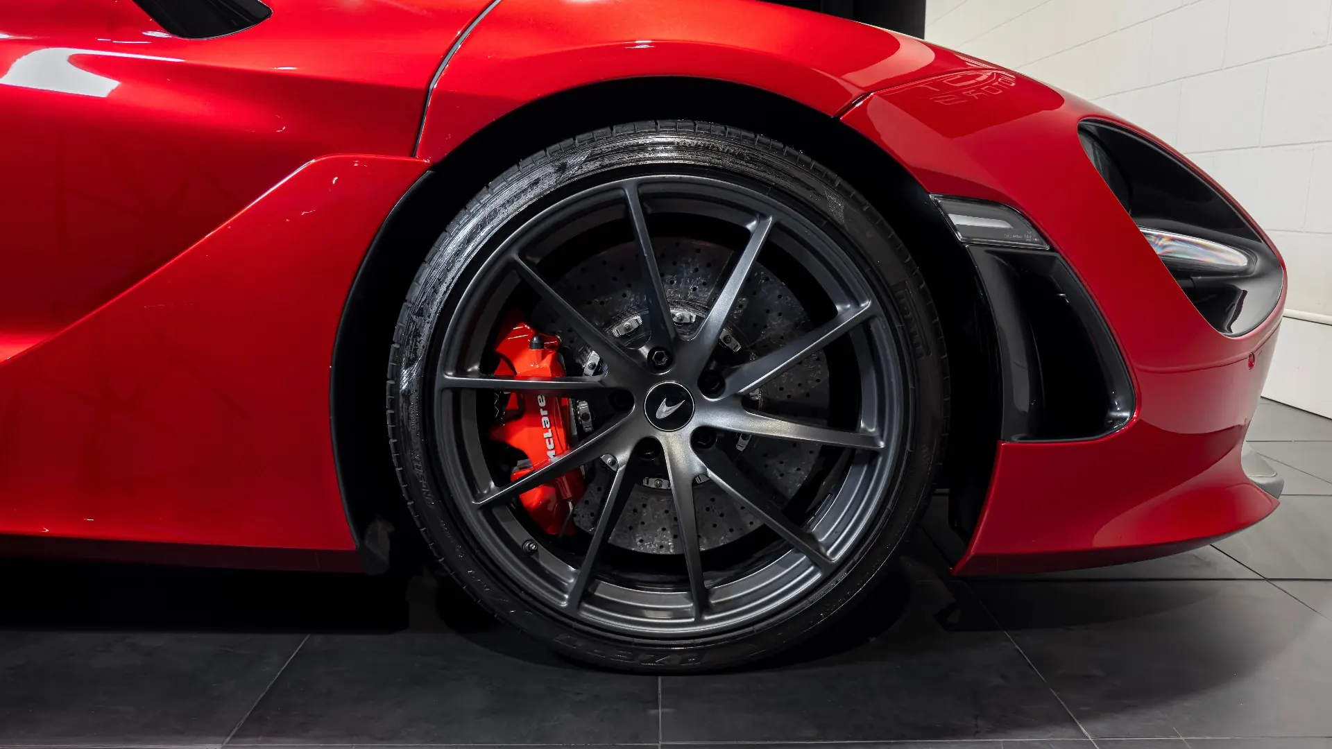 Mclaren 720S — photo 9