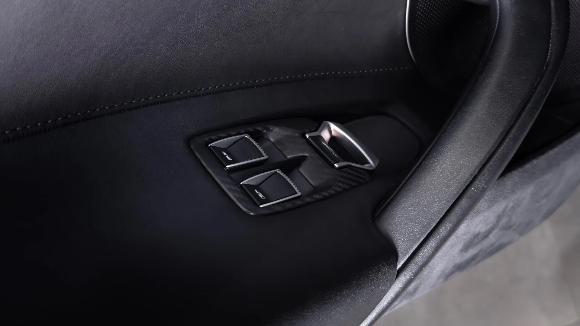 Mclaren 720S — photo 30