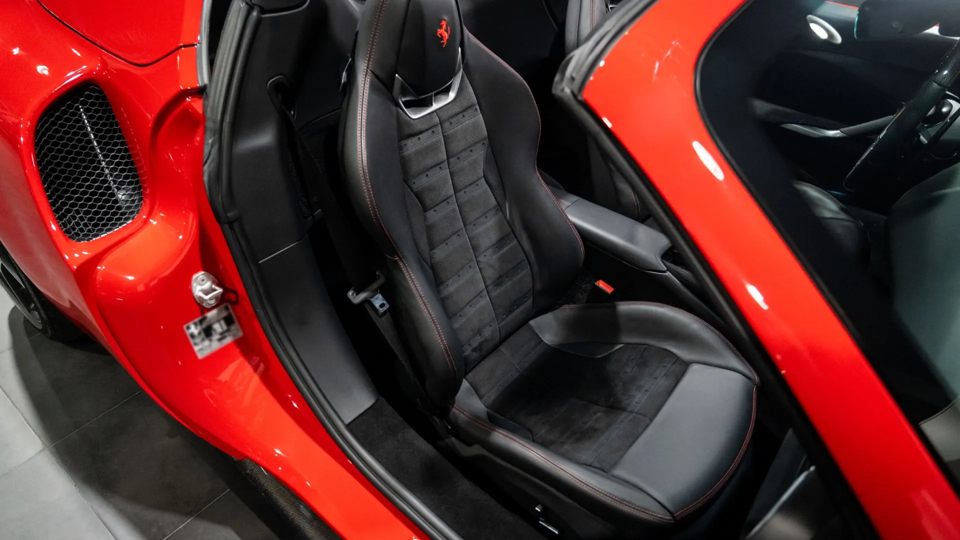 Ferrari 296 — photo 14