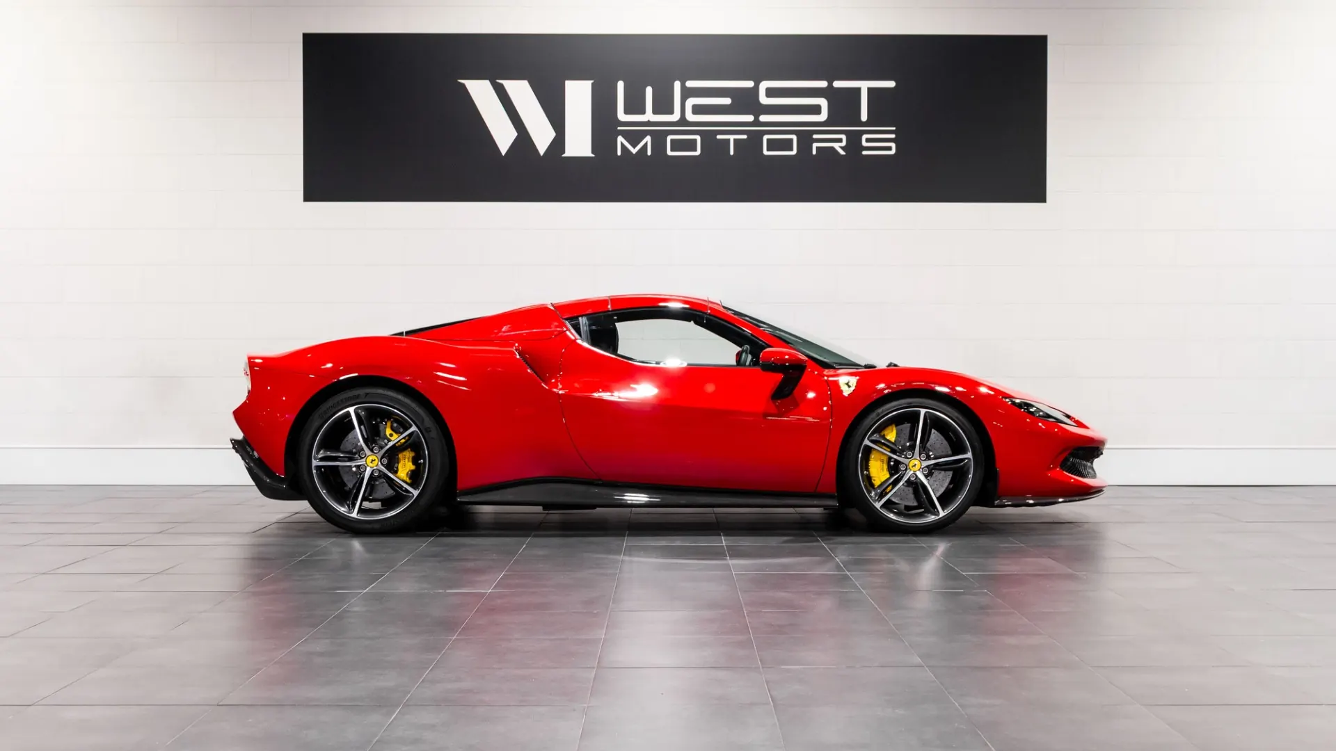Ferrari 296 — photo 3