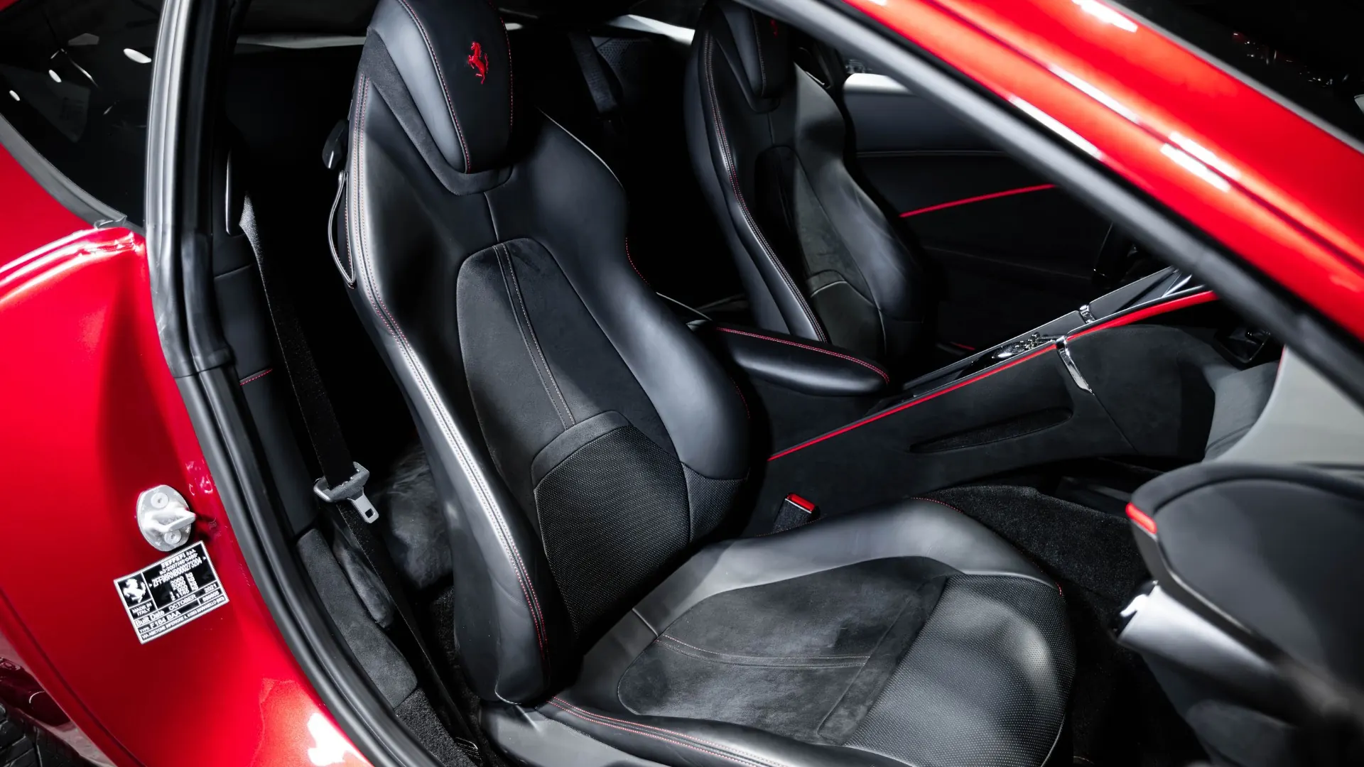 Ferrari Roma — photo 11