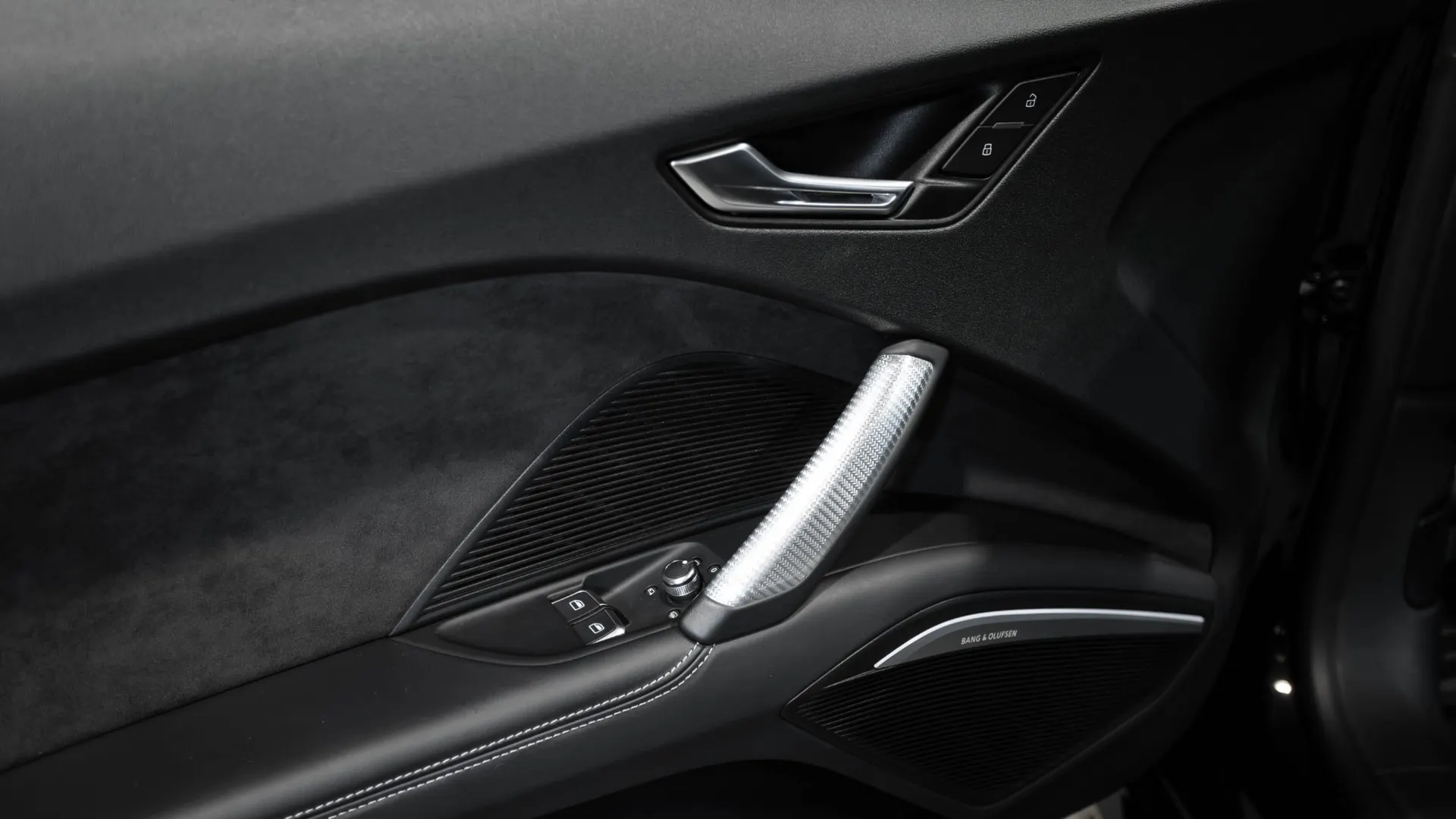 Audi TT — photo 26