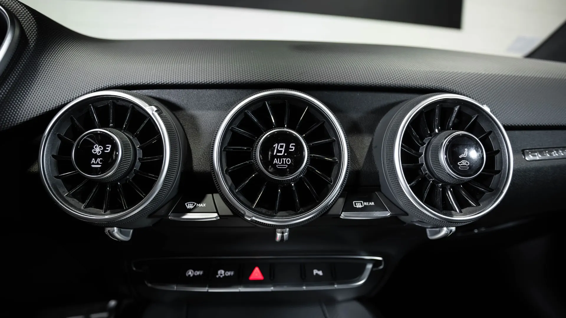 Audi TT — photo 21