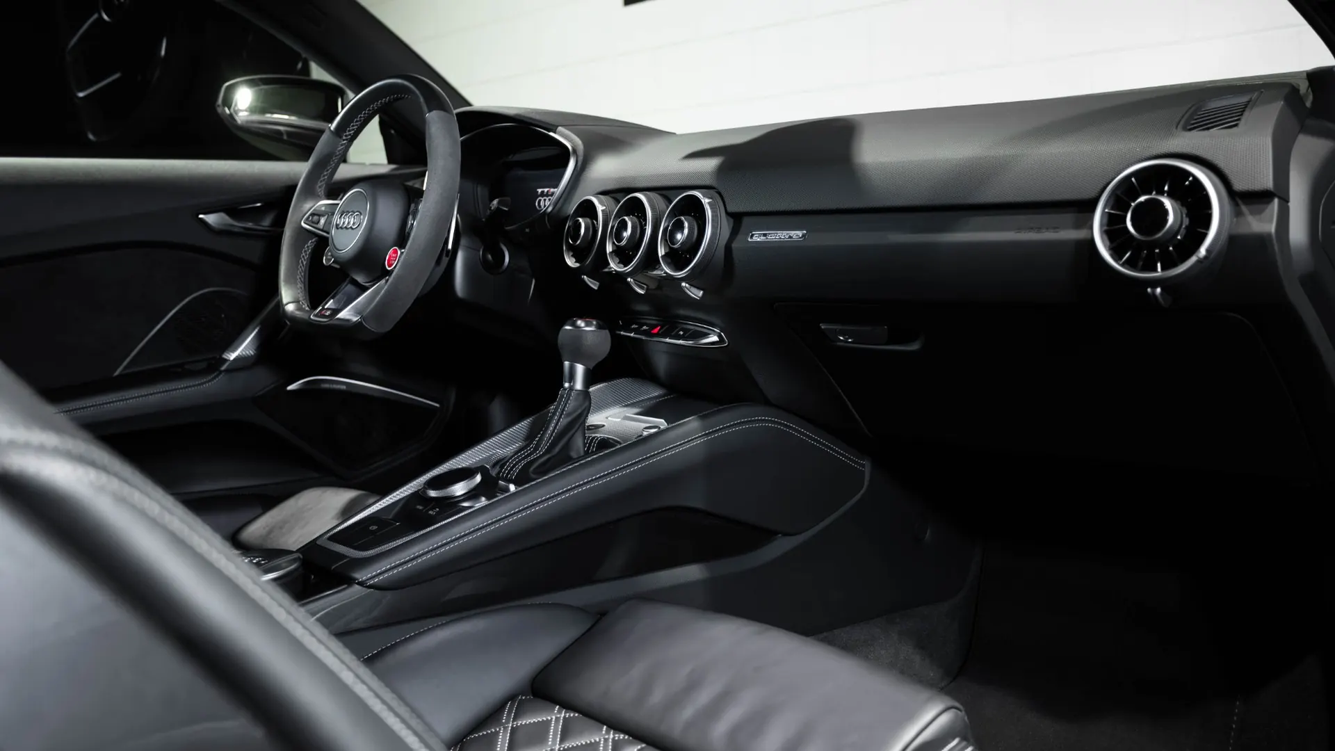 Audi TT — photo 13