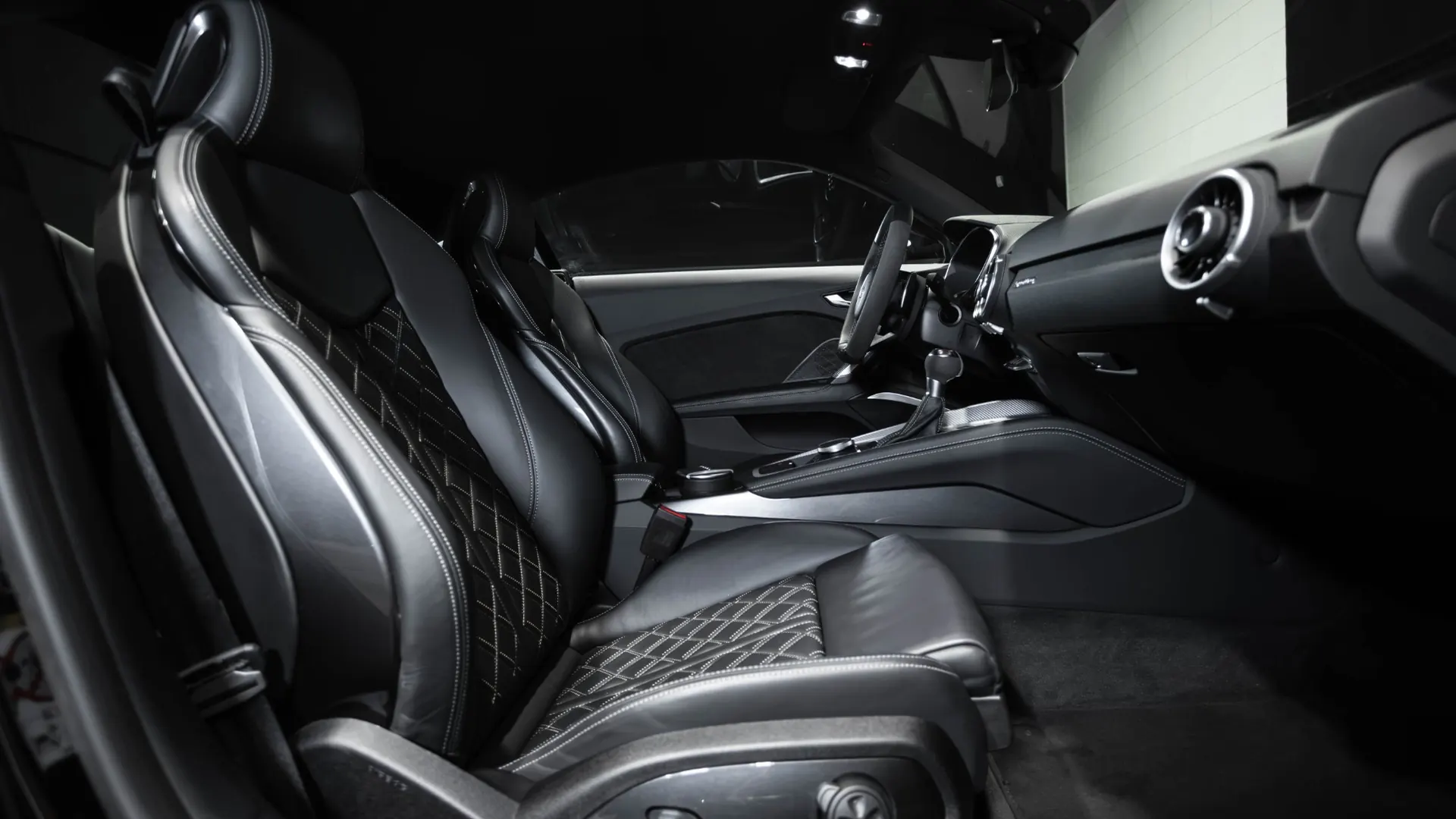 Audi TT — photo 9