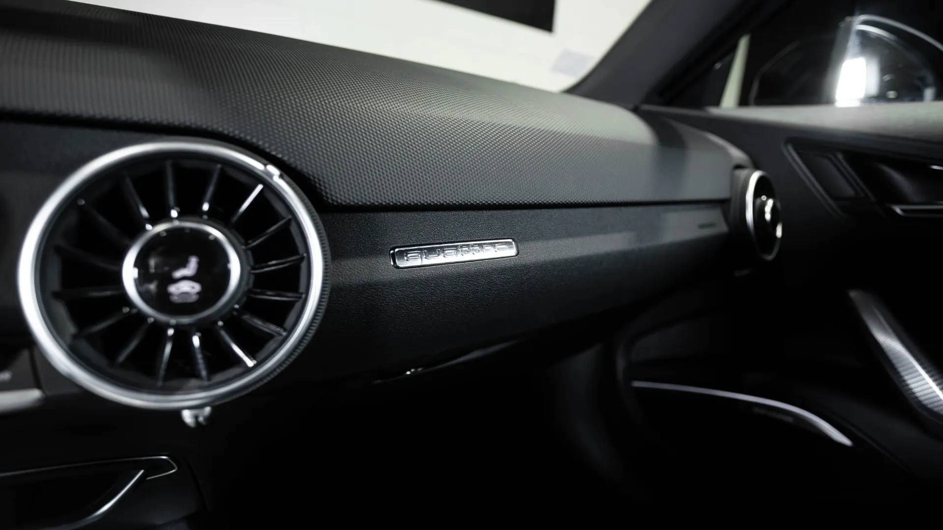 Audi TT — photo 22