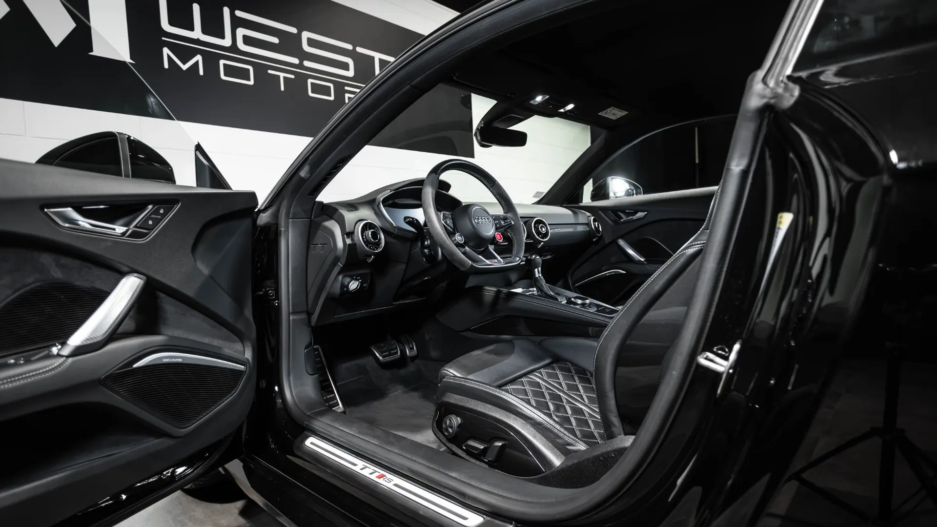 Audi TT — photo 29