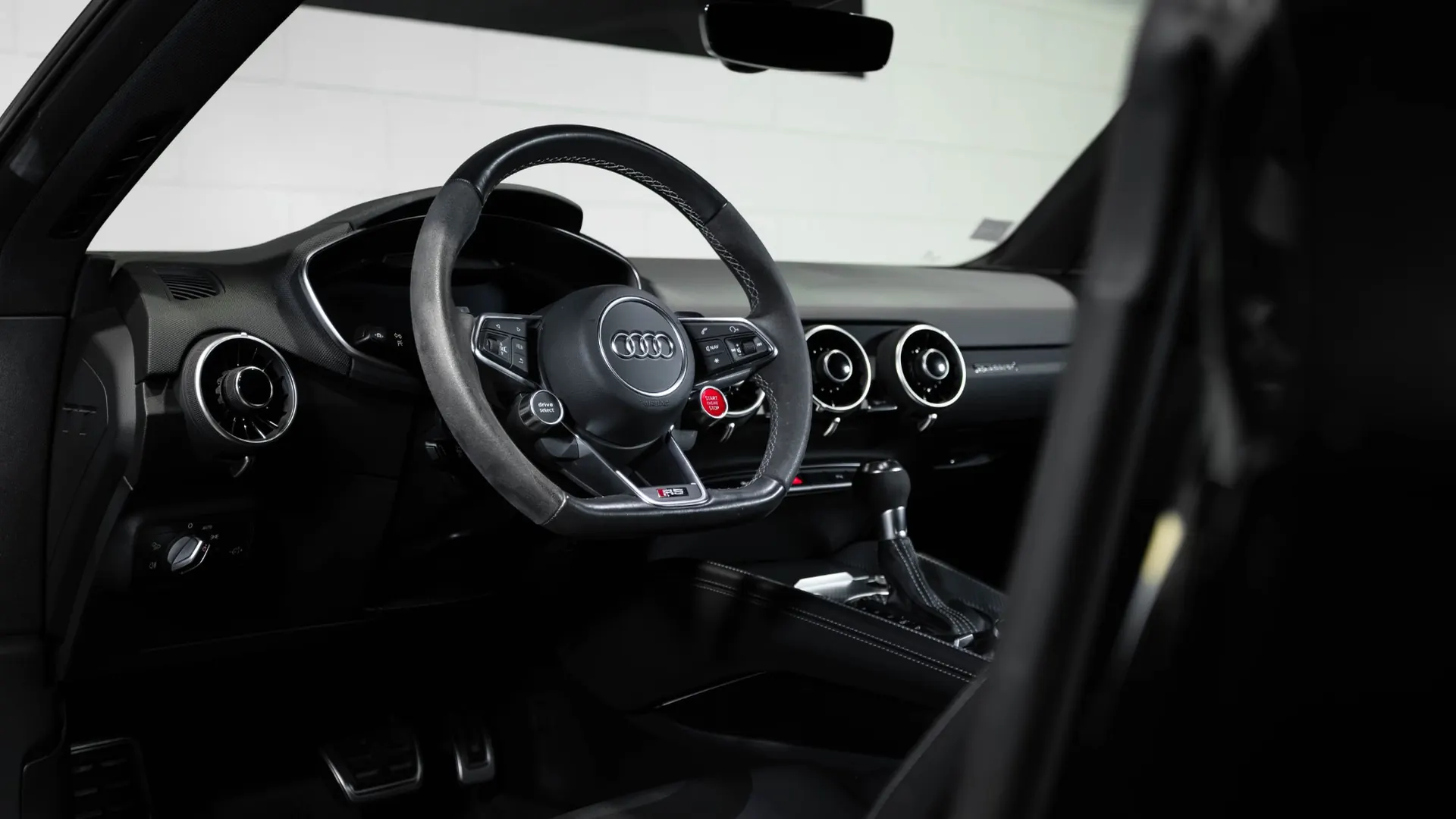 Audi TT — photo 28