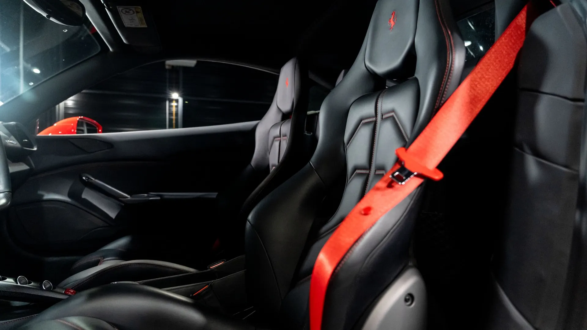 Ferrari 488 — photo 15