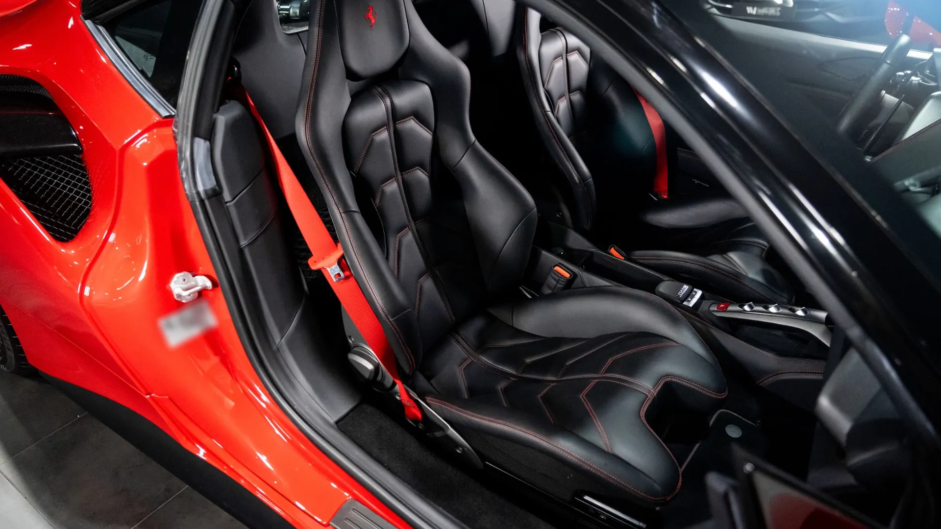 Ferrari 488 — photo 14