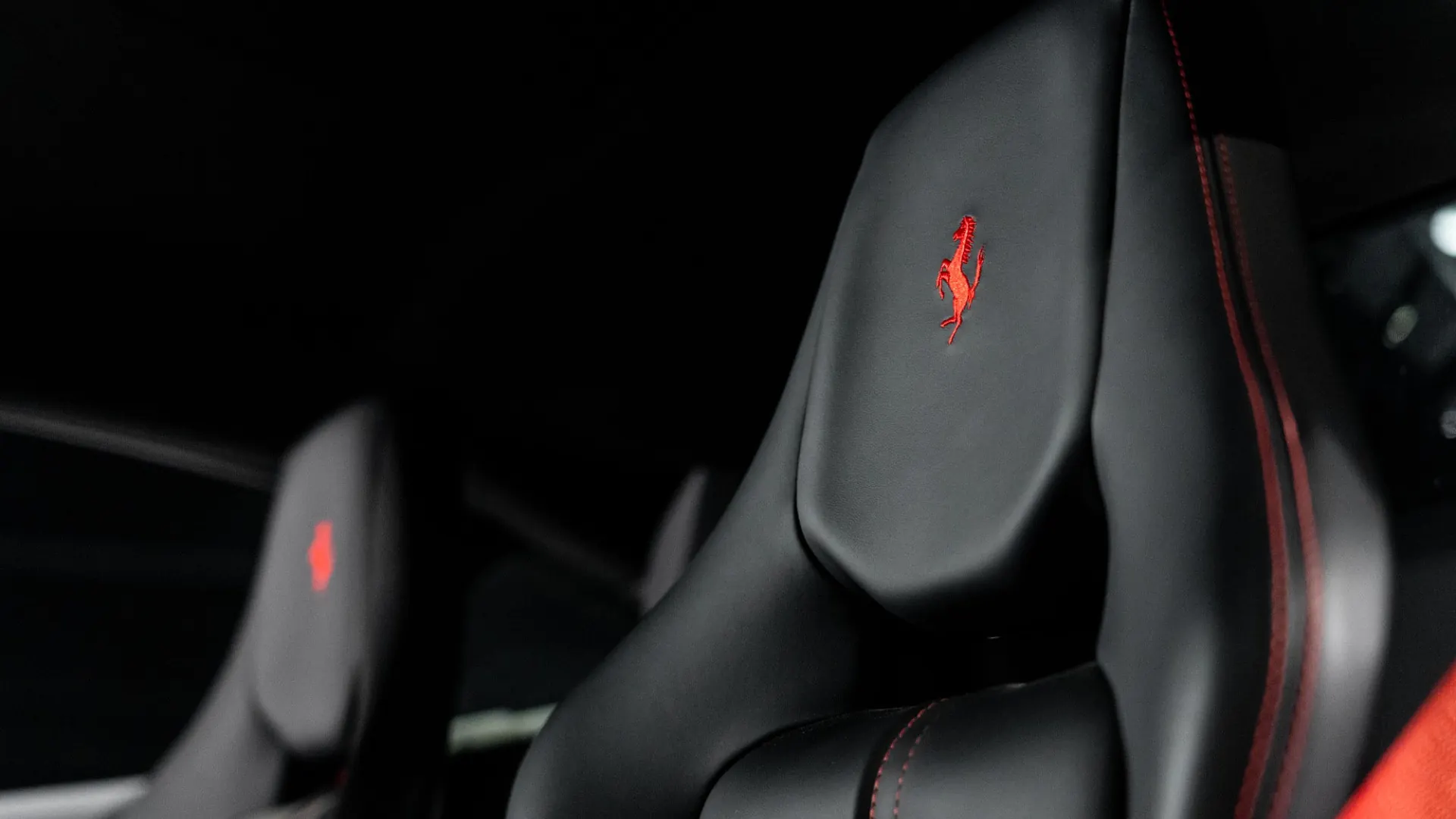 Ferrari 488 — photo 16