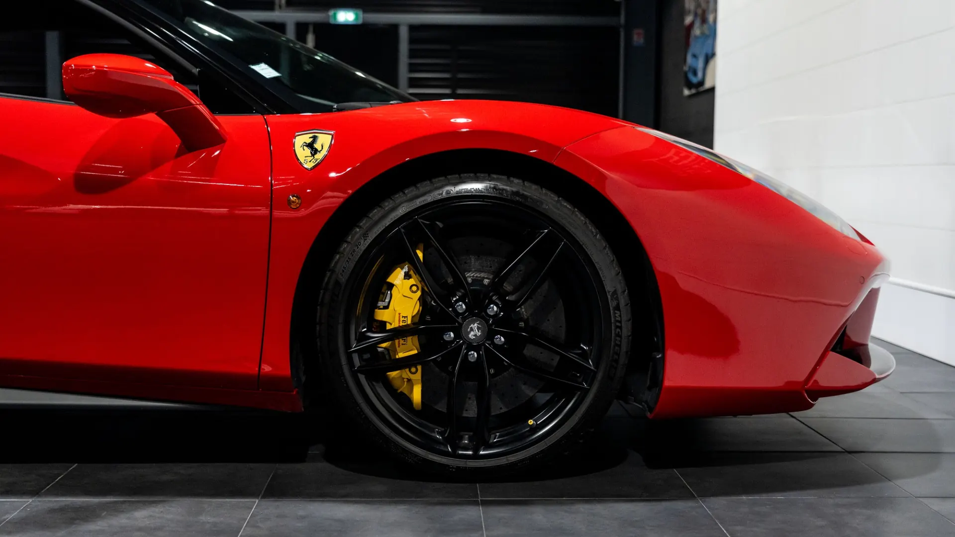 Ferrari 488 — photo 9