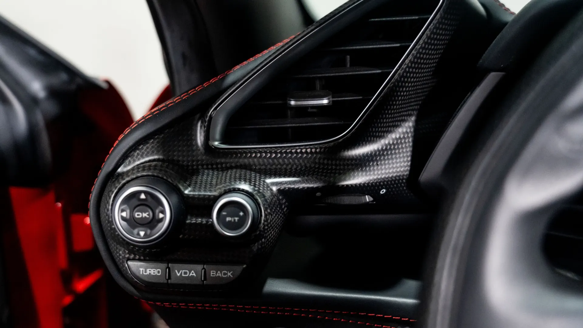 Ferrari 488 — photo 25