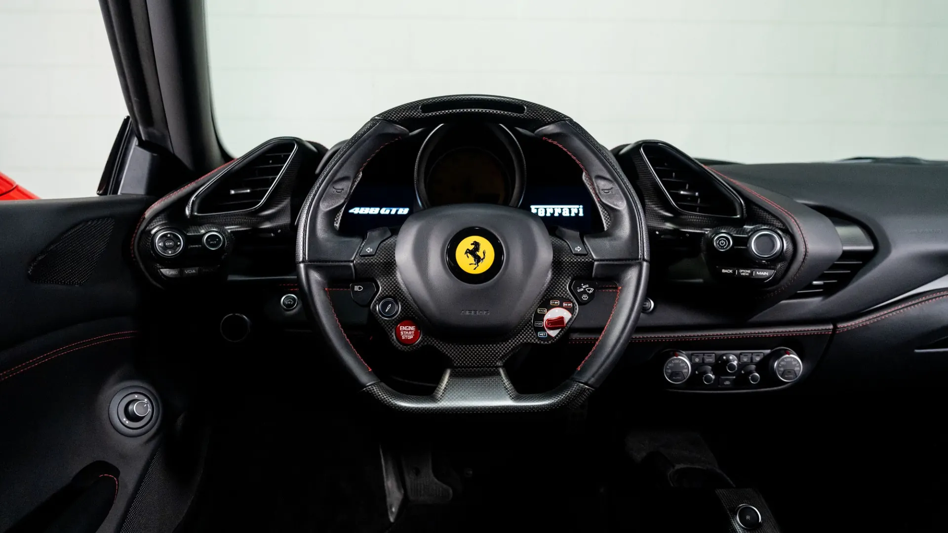 Ferrari 488 — photo 19