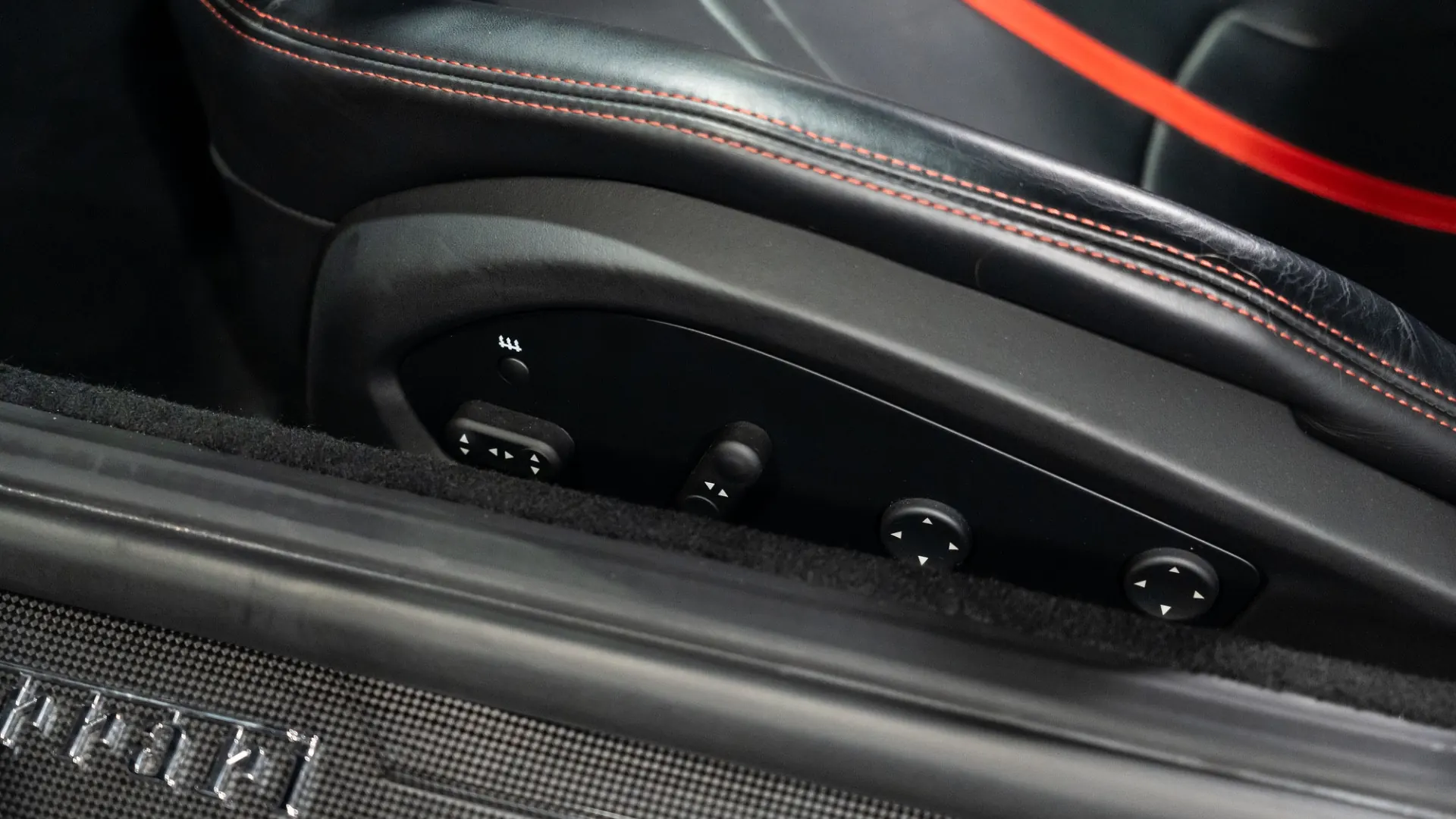 Ferrari 812 — photo 13
