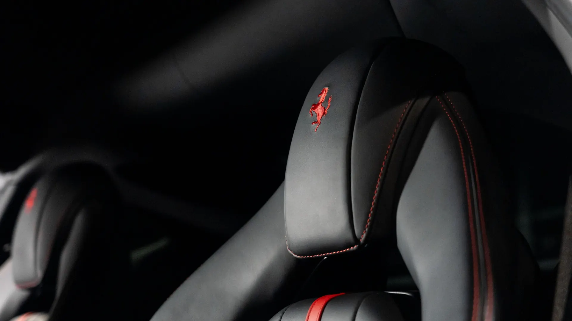 Ferrari 812 — photo 12