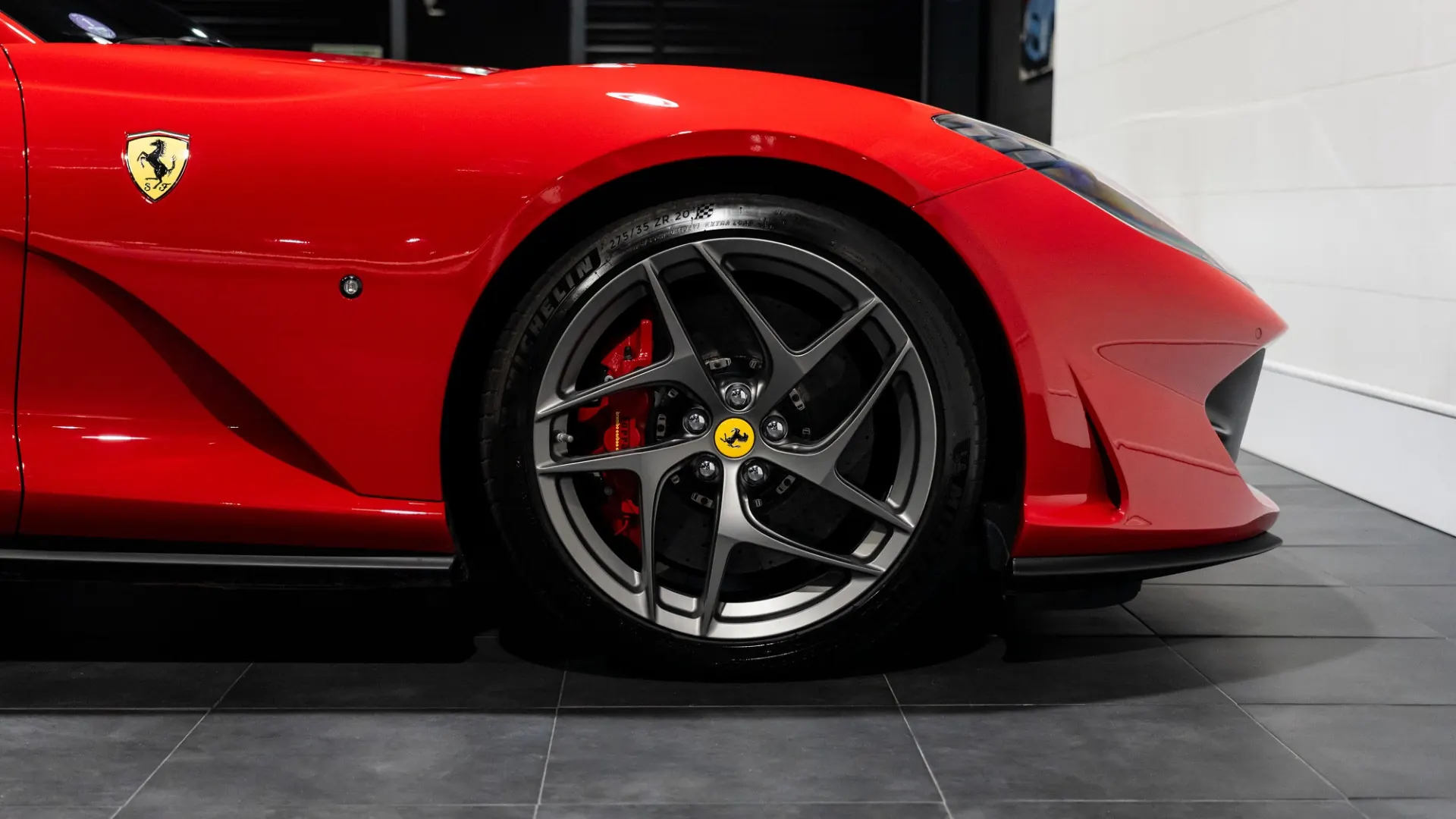Ferrari 812 — photo 7
