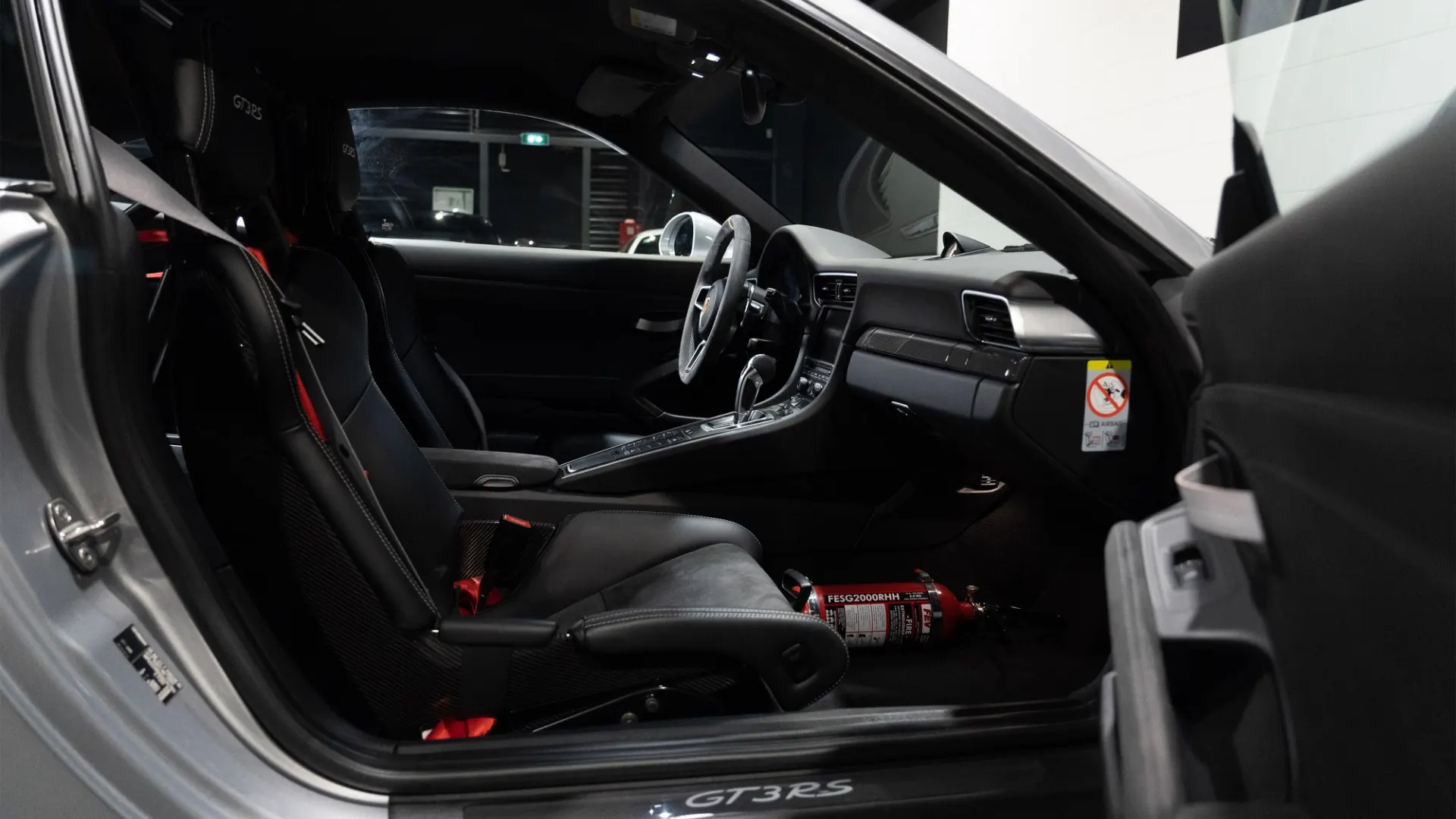 Porsche 911 — photo 8