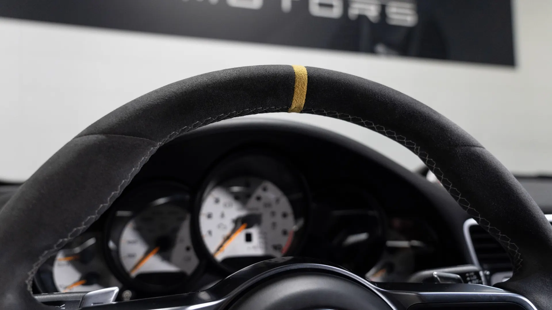 Porsche 911 — photo 18