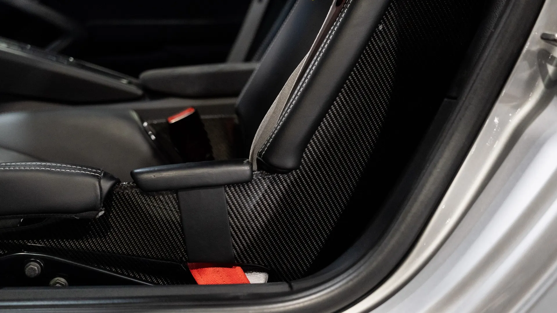 Porsche 911 — photo 13