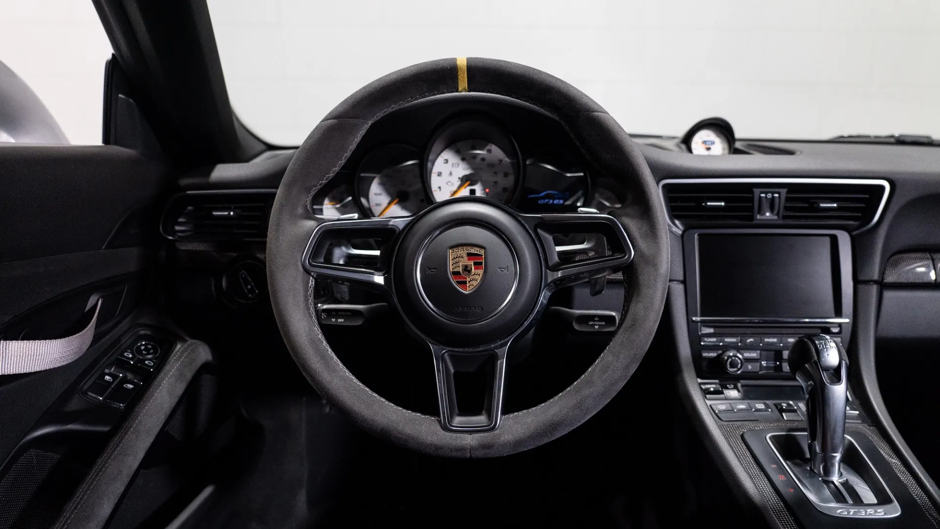 Porsche 911 — photo 17