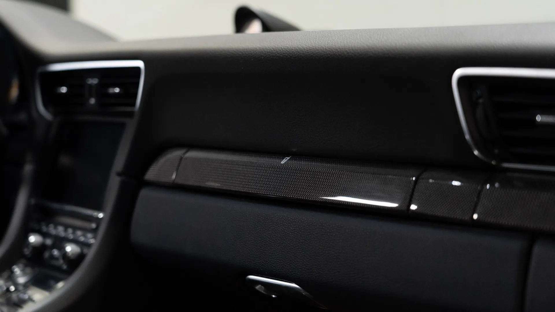 Porsche 911 — photo 16