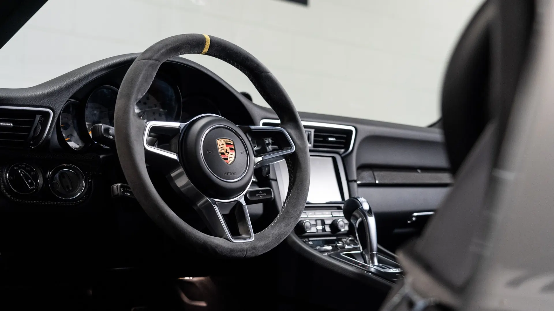 Porsche 911 — photo 26