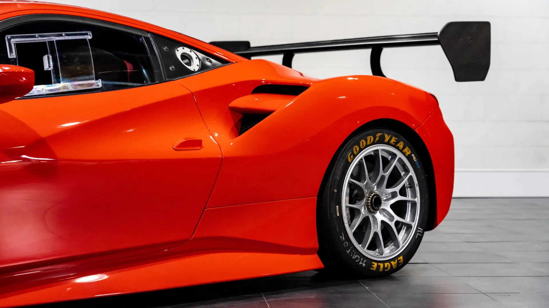 Ferrari 488 — photo 4