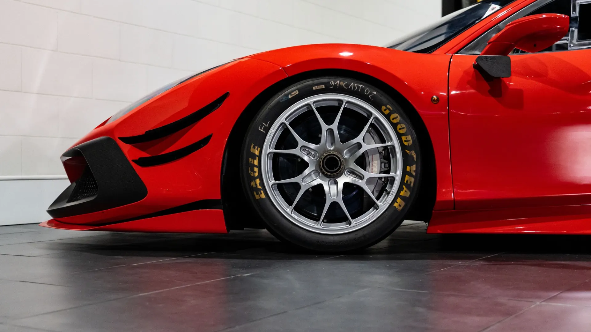 Ferrari 488 — photo 10