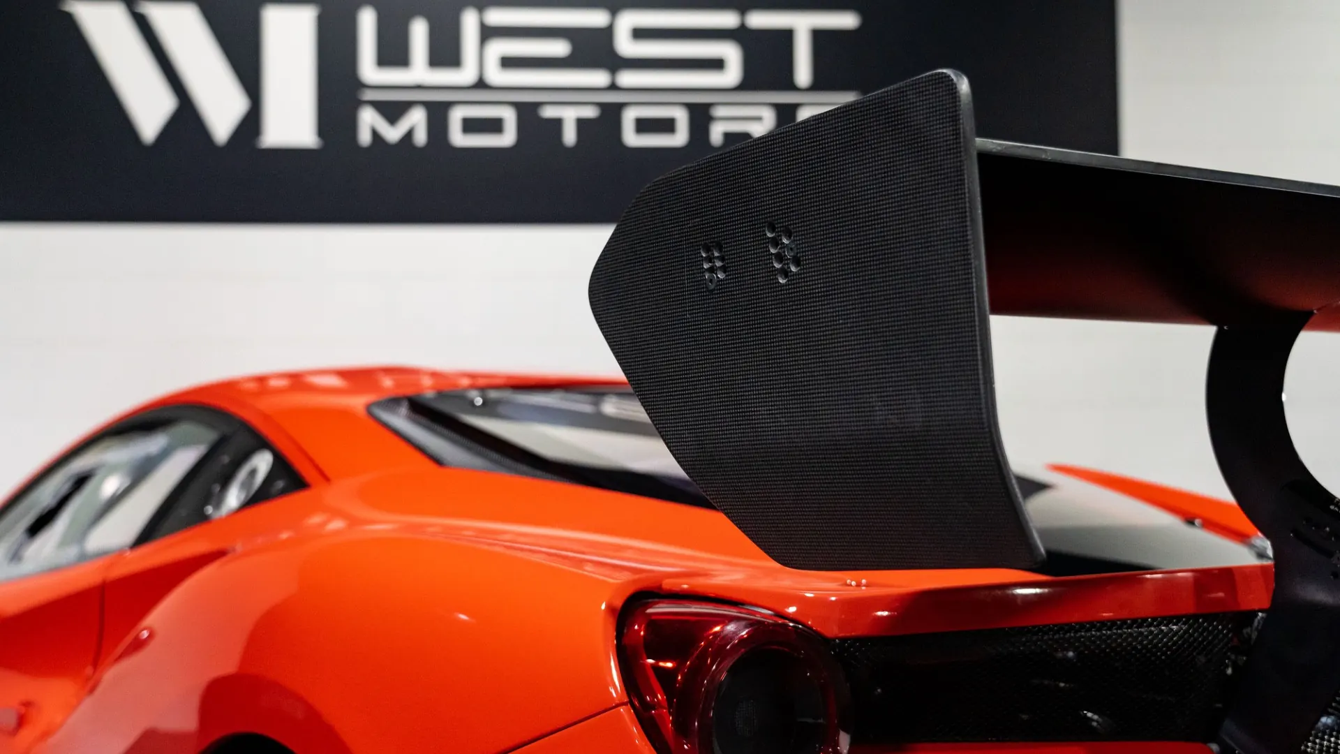 Ferrari 488 — photo 6