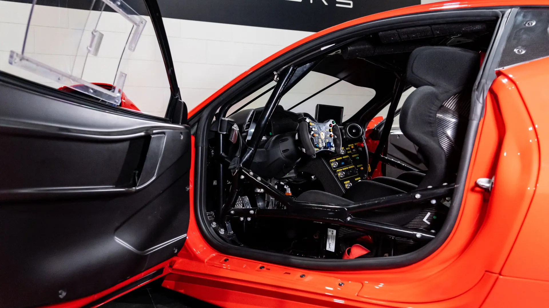 Ferrari 488 — photo 19