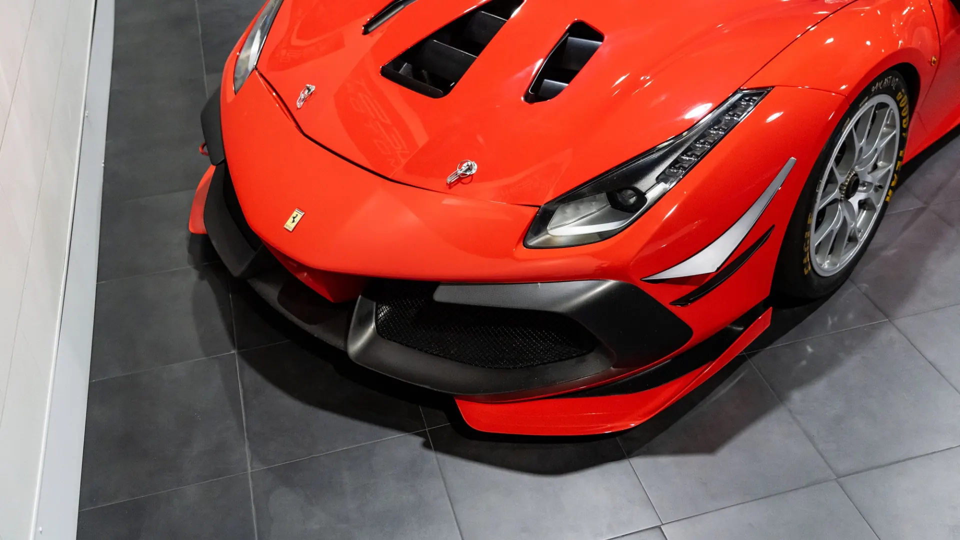 Ferrari 488 — photo 3
