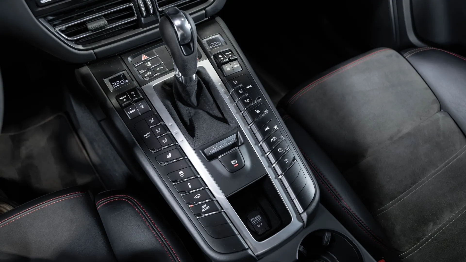 Porsche Macan — photo 25