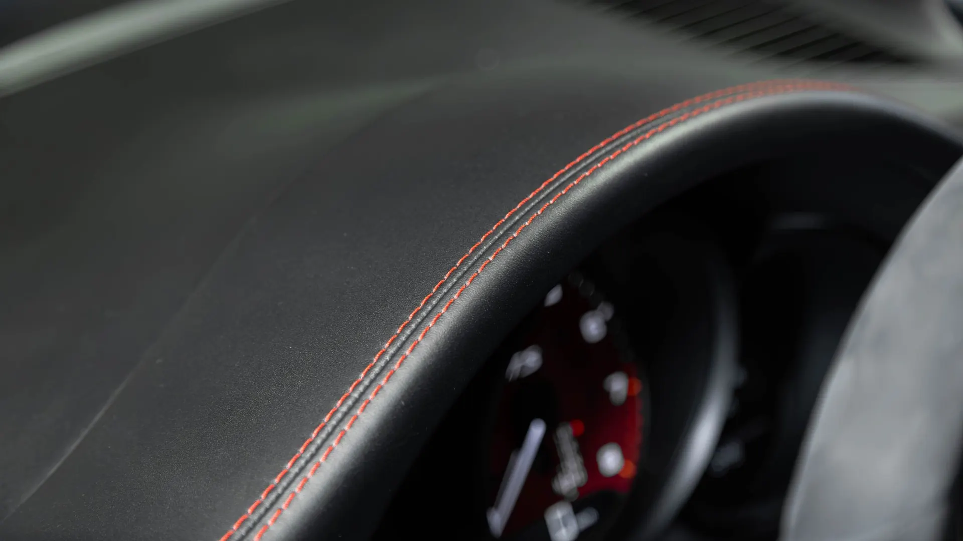 Porsche Macan — photo 17
