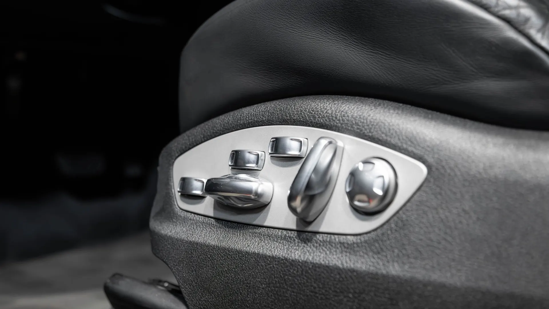 Porsche Macan — photo 14